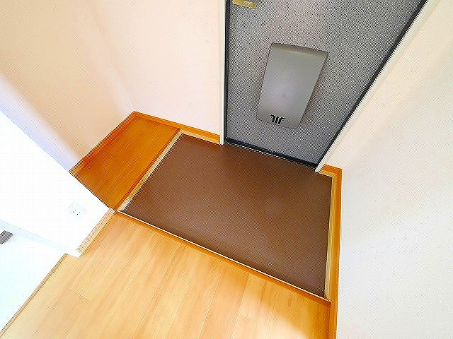コーポＮＫの玄関|明るい玄関です