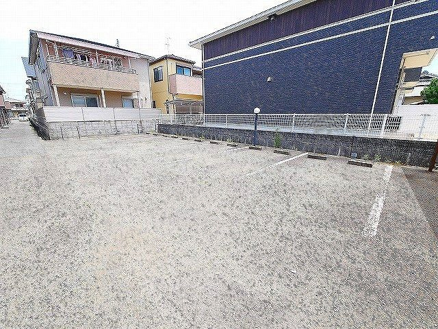 コーポＮＫの駐車場|駐車場に車を止められます