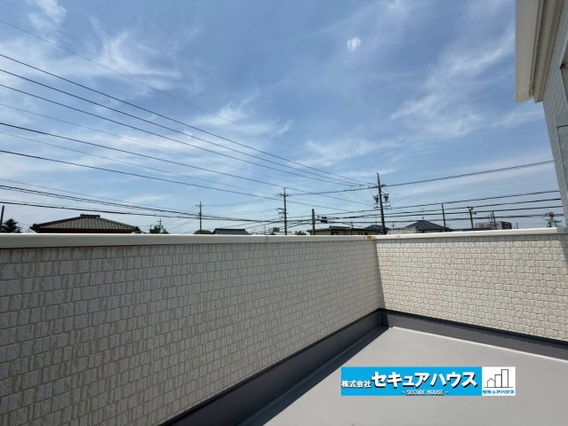 【同施工物件ご案内可】東浦町大字緒川字天白　全3棟の内観：施工例|【バルコニーイメージ】
◆見晴らしもよく、太陽の温かな温もりをめいっぱい受け止めてくれます。
太陽の光と爽やかな風を受けたお洗濯物はあっという間に乾き、取りこむ時には太陽の匂いを感じられそうですね。　