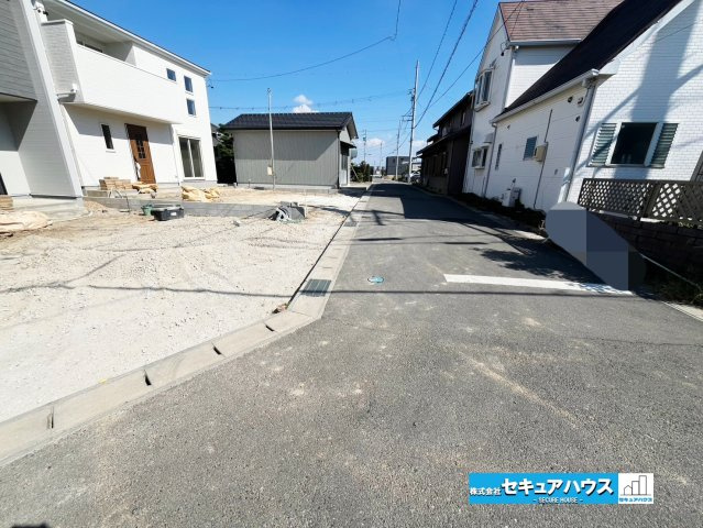 【同施工物件ご案内可】東浦町大字緒川字天白　全3棟の前面道路含む現地写真|事前予約にて現地ご見学いただけます！お気軽にお問い合わせください♪
■株式会社　セキュアハウス■
住宅ローンに強く、知識、経験豊富なスタッフ在籍
お客様に寄り添い、ご成約後もサポート致します