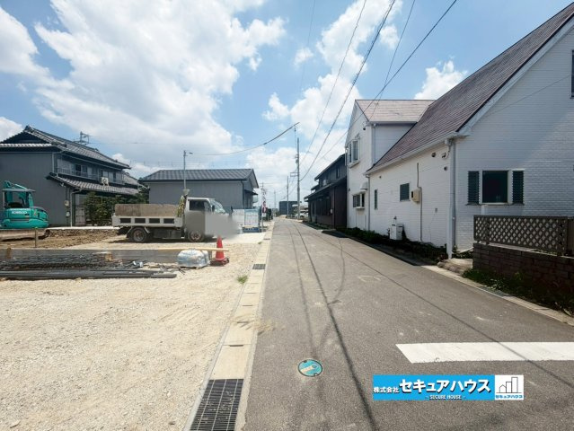 【同施工物件ご案内可】東浦町大字緒川字天白　全3棟の前面道路含む現地写真|事前予約にて現地ご見学いただけます！お気軽にお問い合わせください♪
■株式会社　セキュアハウス■
住宅ローンに強く、知識、経験豊富なスタッフ在籍
お客様に寄り添い、ご成約後もサポート致します