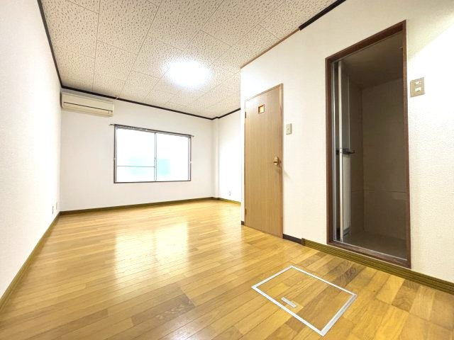 サンライズマンションの洋室