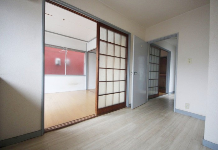 横浜市神奈川区松本町２丁目の賃貸マンションの洋室