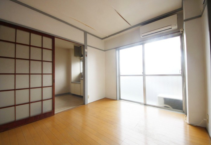 横浜市神奈川区松本町２丁目の賃貸マンションの洋室