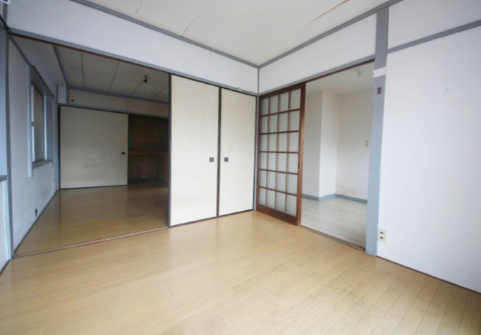 横浜市神奈川区松本町２丁目の賃貸マンションの居間・リビング