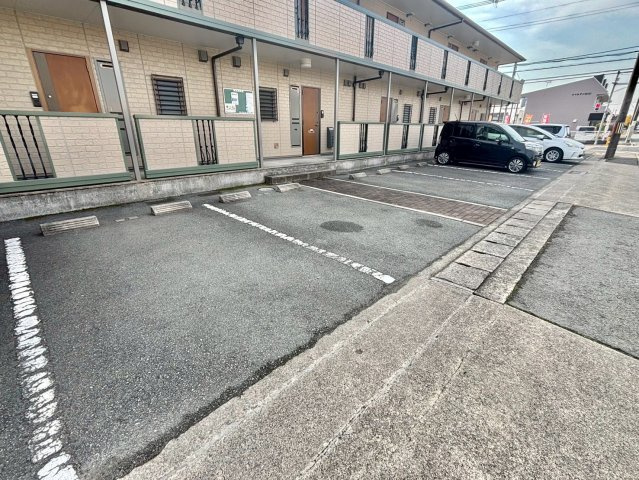 サンライズ城南の駐車場