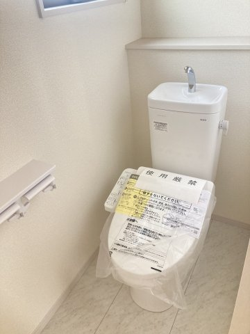 リーブルガーデンS第12富士見町時沢　３号棟のトイレ|【イメージ画像】2階トイレです。清潔感のある白を基調としています。