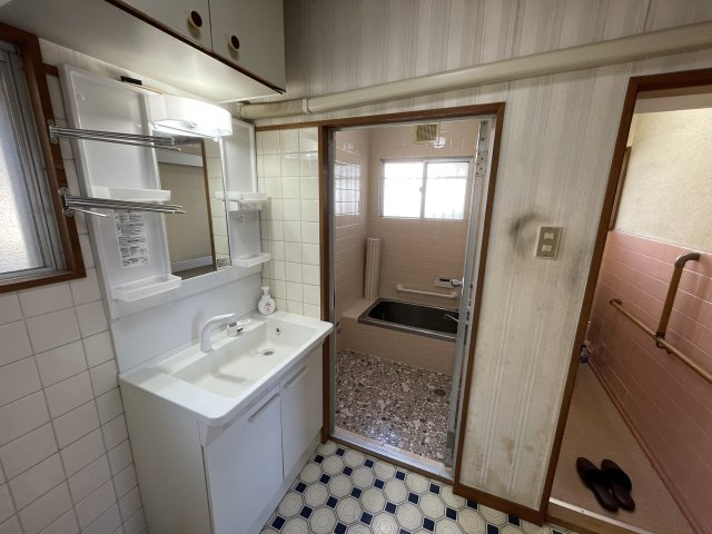 和歌山市作事丁・中古戸建・54783の洗面所