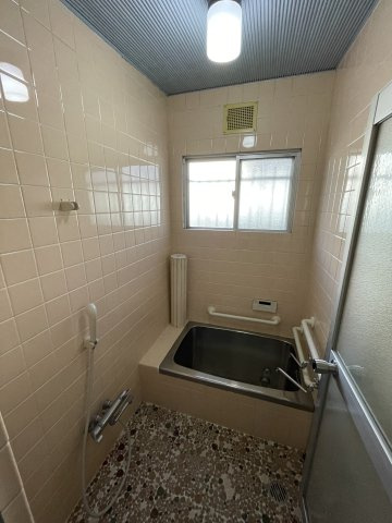 和歌山市作事丁・中古戸建・54783の浴室