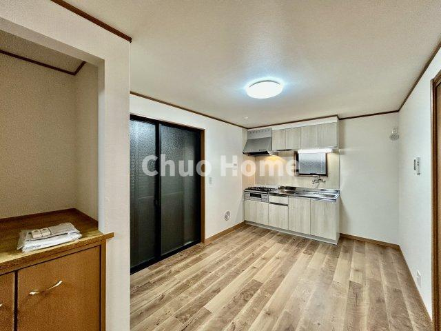 江戸川区東松本1丁目中古住宅のキッチン|ダイニングキッチン