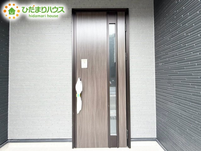 上尾市平方3期　新築戸建　グラファーレ05の玄関