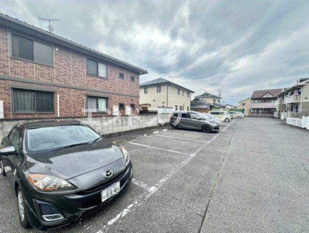 ラ・クレベールＡの駐車場|高崎、前橋のお部屋探しはエンドスケープまで！お客様の理想お聞かせ下さい♪
