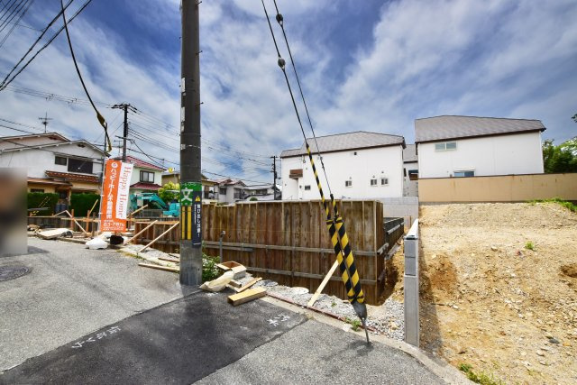 リーブルガーデン五月ケ丘新築戸建│2階建3LDKの外観|1号棟外観です。北側接道、敷地面積116㎡超、広々18帖リビング＋ファミリークローゼット付きプランの物件です。