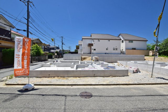 リーブルガーデン西宮市五月ケ丘新築一戸建て│3LDK＋駐車2台可の外観|北側から撮影した現地全体外観写真です。
全戸主寝室は充実の7帖以上の広さになります。