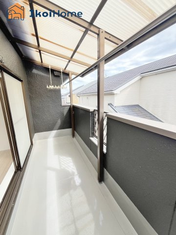 神戸市西区今津　中古戸建のバルコニー|【ホームページに現地動画掲載中】●年中無休：当日予約可●バルコニーは屋根がついているので安心です。