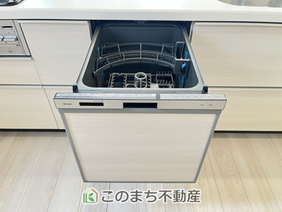 【キッチン】 | LiveleGarden.S幸手東4丁目　2号棟 | 同社施工物件写真。※建具やフローリング、その他仕様が異なる場合がございます。
