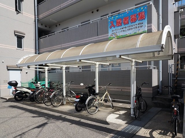 ユースパレス佐野の駐車場|駐輪場