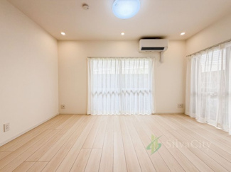 【子供部屋】 | マンション方南町二葉 | 洋室　10.5帖　※現地に家具の配置はございません