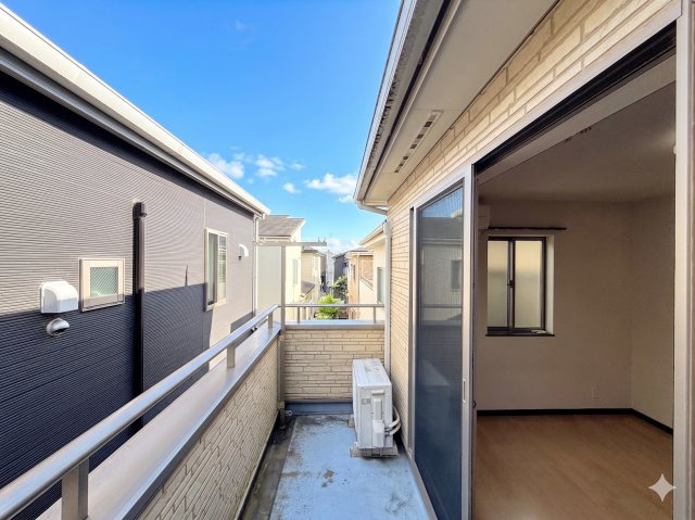 綾瀬市蓼川1丁目　中古戸建てのバルコニー|◆日当たり良好なバルコニー！毎日のお洗濯にも嬉しいですね！