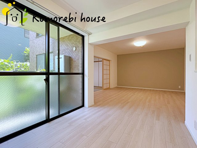 ライオンズマンション大宮吉野原の居間・リビング|こちらの居間で趣味の時間をお楽しみください
