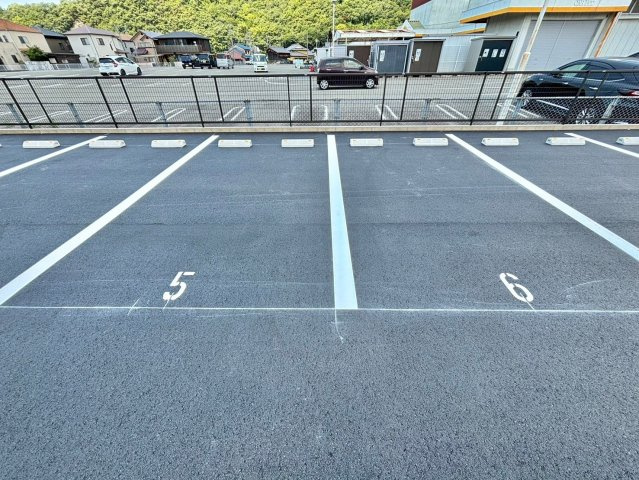 THE　CITY山吹Ⅱの駐車場