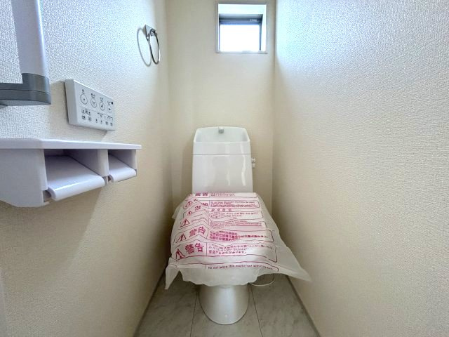 リーブルガーデンS第12富士見町時沢　４号棟のトイレ|2階トイレです。清潔感のある白を基調としています。