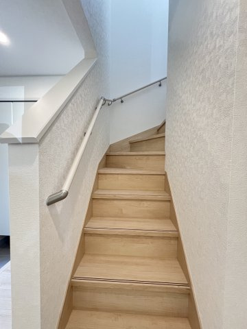 碧南市志貴町第1　１号棟　新築戸建の内装|階段