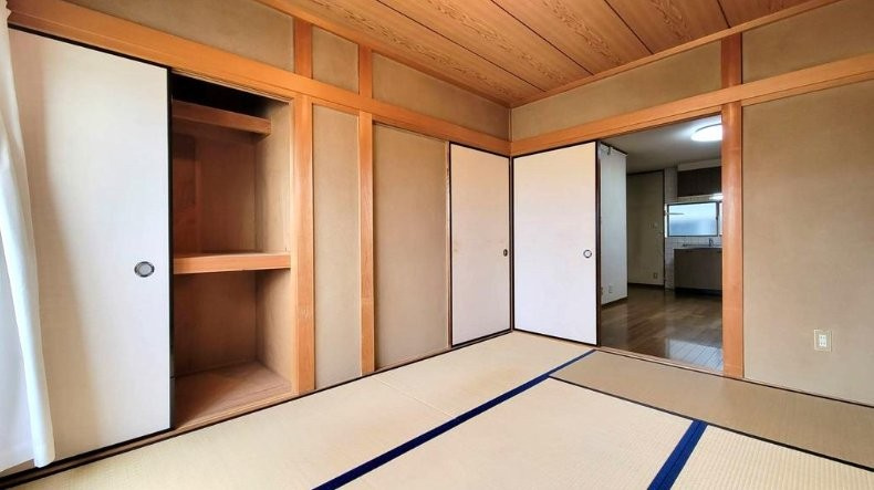 深田町　中古一戸建ての和室|和室6.0帖
■物件内覧・資金計画相談・住宅ローン相談、リフォーム相談、お問合せ受付中■
※当日・翌日のご内覧、ご相談はお電話でのお問合せがスムーズです！
