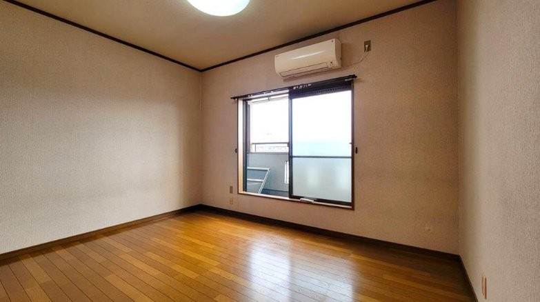 深田町　中古一戸建ての洋室|洋室6.0帖
■物件内覧・資金計画相談・住宅ローン相談、リフォーム相談、お問合せ受付中■
※当日・翌日のご内覧、ご相談はお電話でのお問合せがスムーズです！