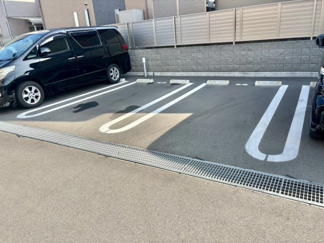 D-Place西飾磨 Blossomの駐車場