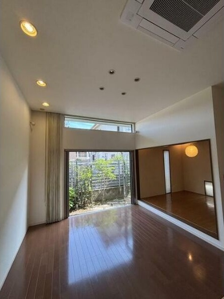 池見貸家の居間・リビング