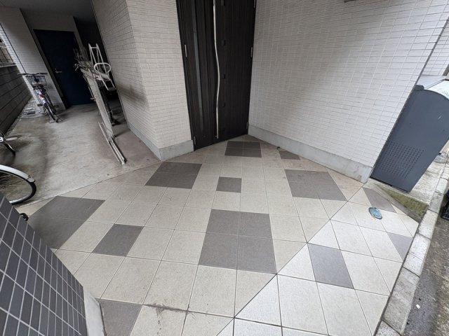 ルラーシュ新宿のエントランス
