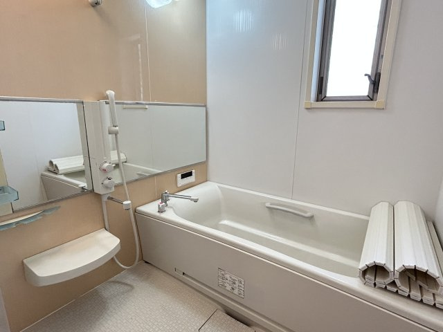 「外装キレイ」高知市北金田　中古一戸建ての浴室|ゆったり1坪サイズの浴室です☆