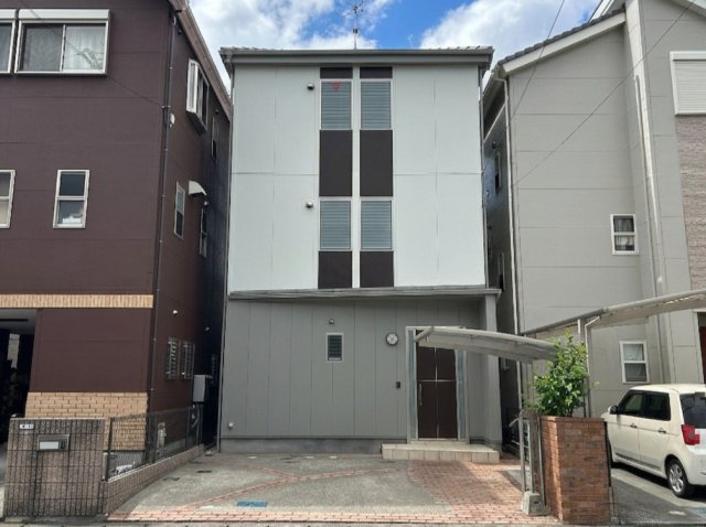 「外装キレイ」高知市北金田　中古一戸建ての外観|屋根や外壁のリフォーム済なのでキレイで雨漏りのリスクも少なくなります☆