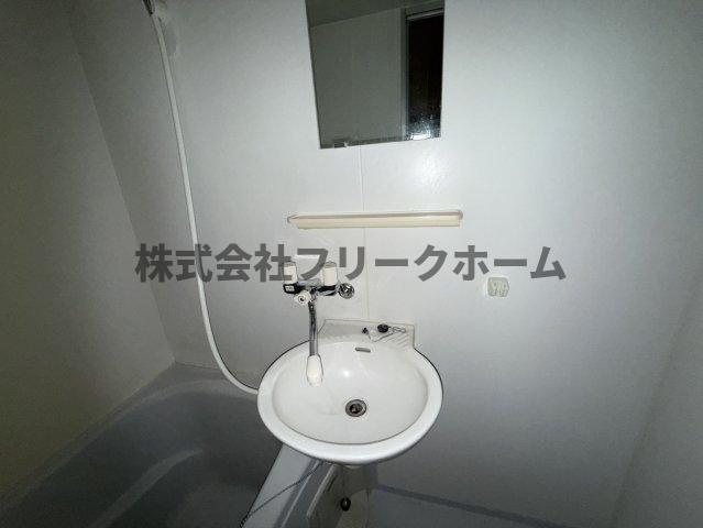 武蔵野市関前５丁目の賃貸マンションの洗面所