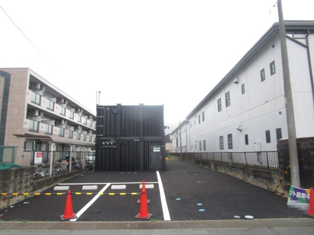 厚木市岡田４丁目の倉庫