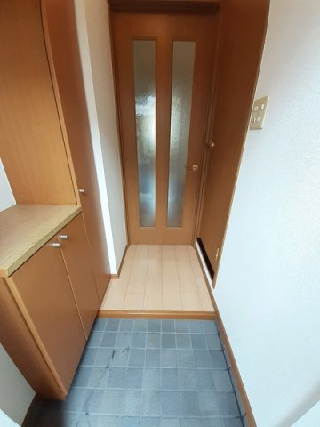 メゾンリーブルＢの玄関