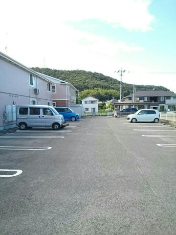 ドゥーロジュマンの駐車場
