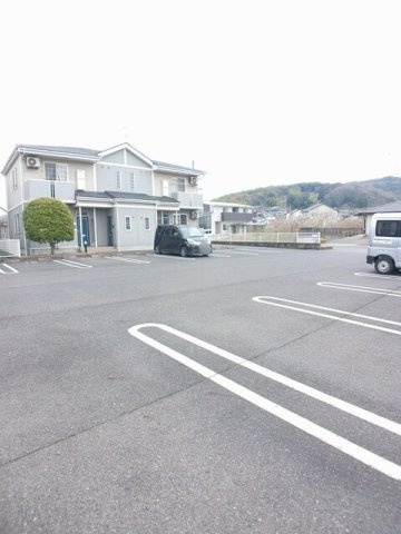 ガーデンハウスＢの駐車場