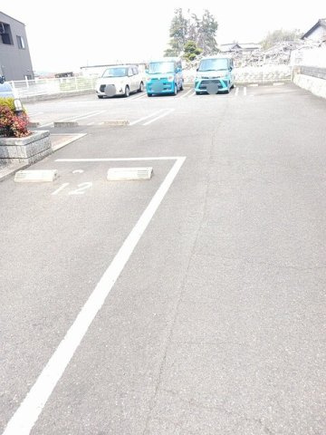 グランドールＢの駐車場