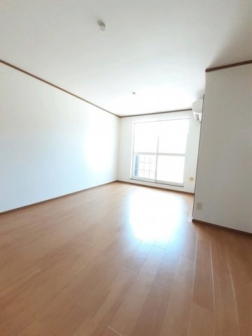 クレストール来山Ｂの居間・リビング