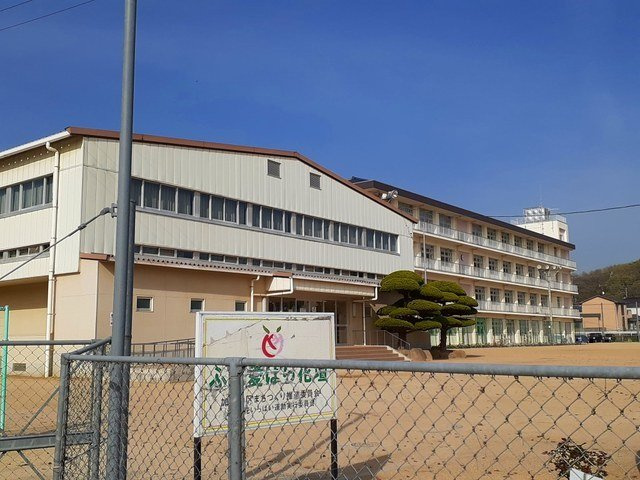 サンロード福山Ｂの周辺|加茂小学校まで250m
