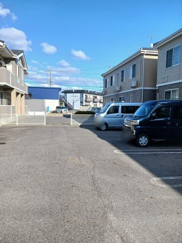 サンヒルズ　Ｃの駐車場