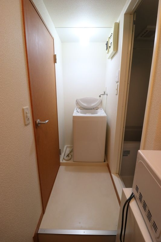 アルバトラモント早良の洗面所
