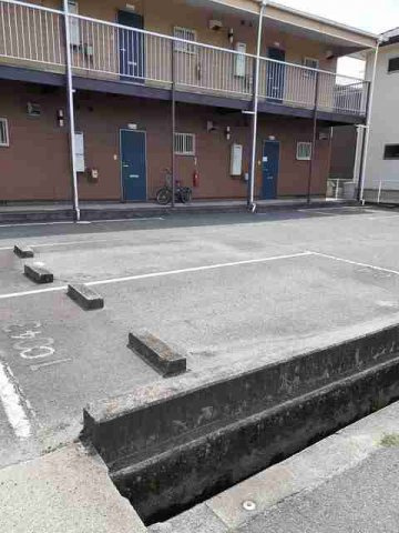 サンラビアン川口Ｃの駐車場