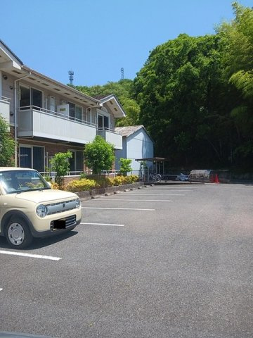 ネオハイムＤの駐車場