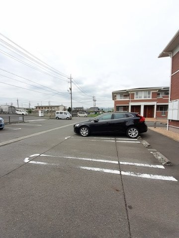 プレジールＢの駐車場