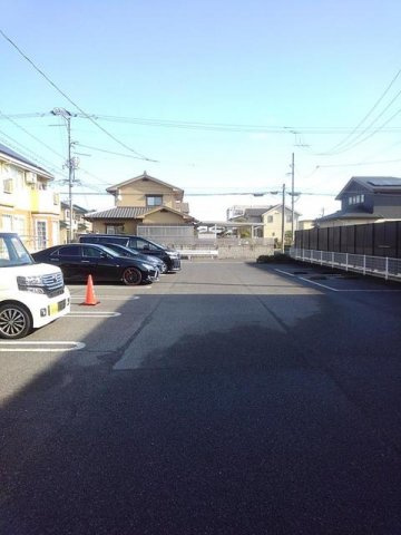 シャン．ド．フルールの駐車場