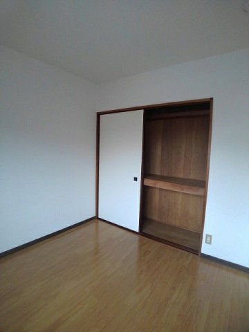 シティハイツ田辺の収納