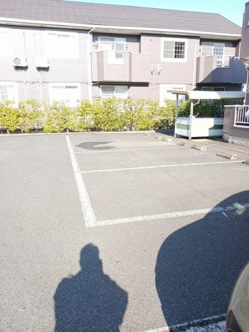 クレストール来山Ｂの駐車場